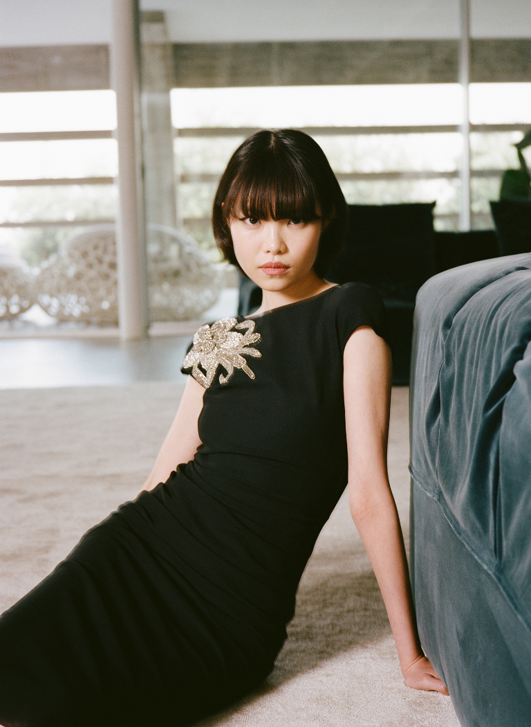 Autumn total black: timeless elegance