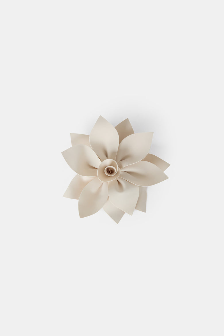 Big Flower Brooch   1